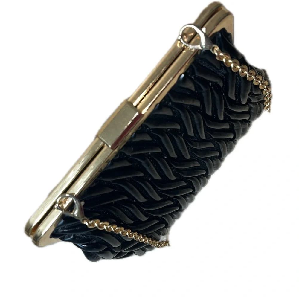 Women’s Evening Party Clutch With Gold-tone Chain Strap, Black Quilted - Picture 5 of 9